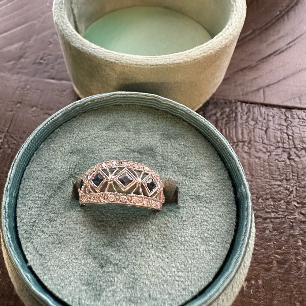 14k white gold and sapphire ring